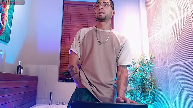 DrakeNeumann 即時 XXX 聊天