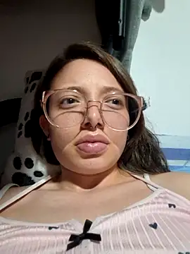 linda-schmidt Adlı Modelin Canlı XXX Sohbeti