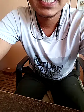 chocolatesboy143's Webcam Show