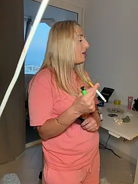 Strongqueen's Live XXX Chat