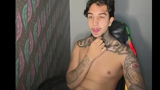 Show modela RealGdiass na web-kameri