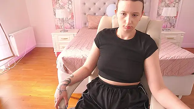 LioraFox: онлайн-секс-чат