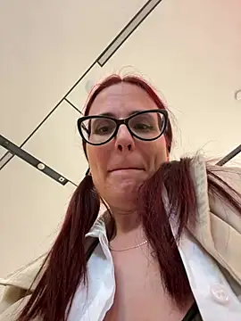 Chatroom XXX en direct de NataKitten