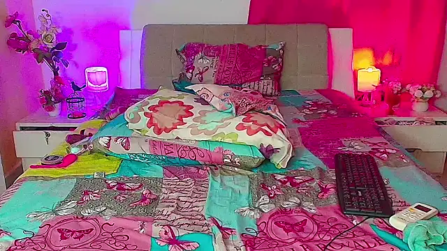 Chat +18 de Kendralove31xxx ao vivo