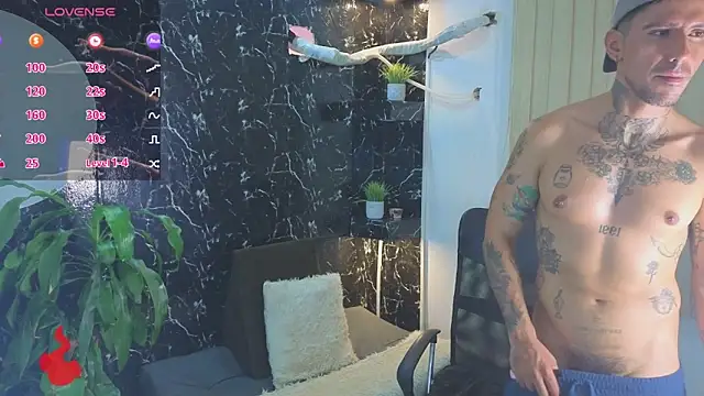 MR_EITHAN's Live XXX Chat