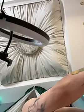 Chat +18 de Eileen_Elfie ao vivo