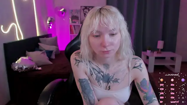 แชท XXX สดของ tattoo_art_baby
