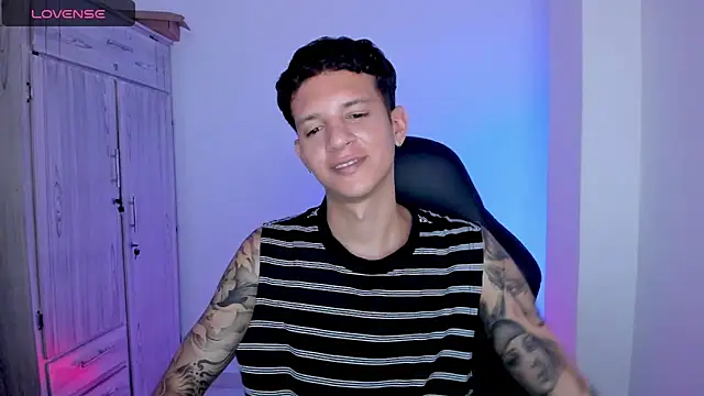 tylernova 라이브 XXX 채팅