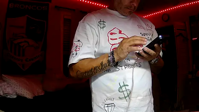 ValuedConcept687 Chat XXX in diretta