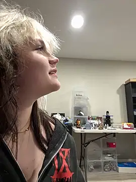 Cutiepiespanks' Live XXX Chat
