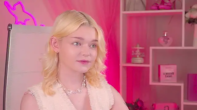 AdeleCartier Live XXX Chat
