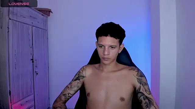 แชท XXX สดของ tylernova