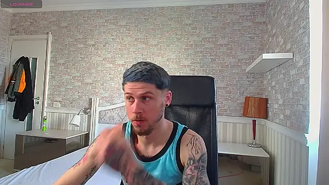 Czat XXX na żywo – JonahShaw