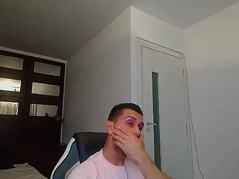 Chat XXX en directo de BryceReign