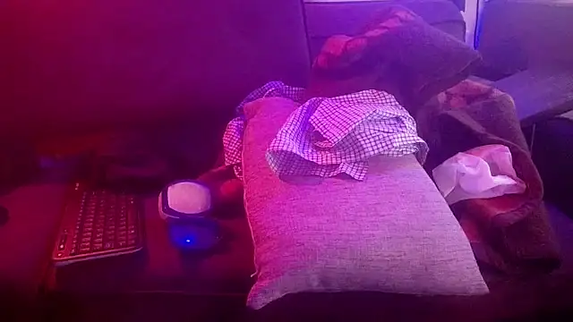 P4RtYBOII92 Webcamshow