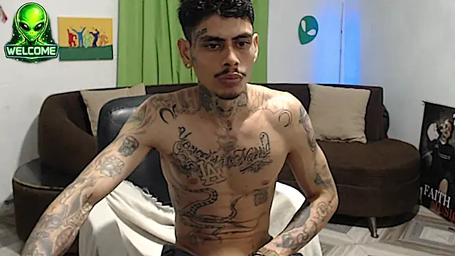 alpha_zom Live XXX Chat