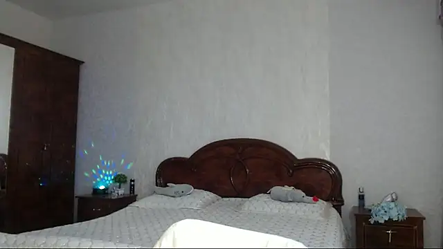Batari Adlı Modelin Canlı XXX Sohbeti