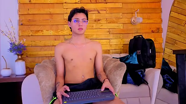 tian_sex 网络视讯表演