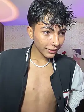 osamu_tay Adlı Modelin Canlı XXX Sohbeti