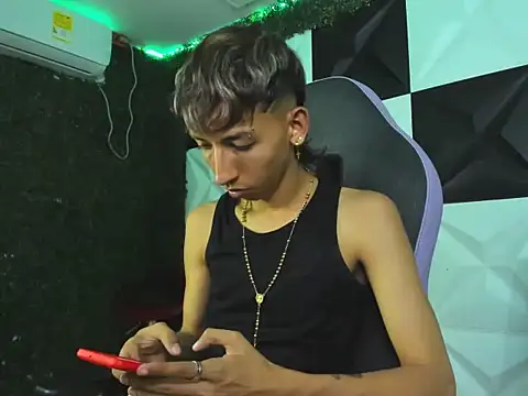 charly_joseph – Live XXX-chat