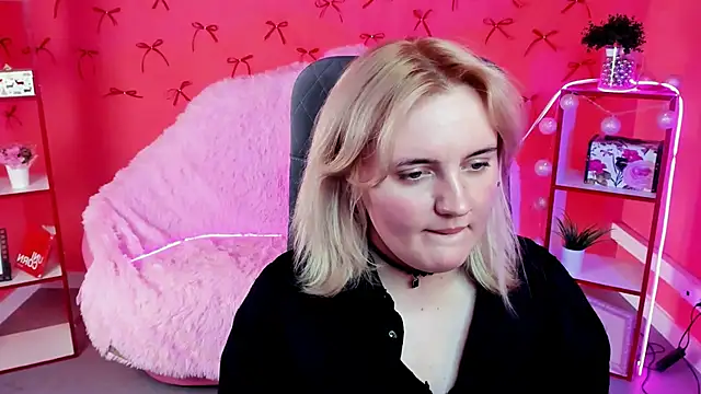 KathyBriggs live XXX chat