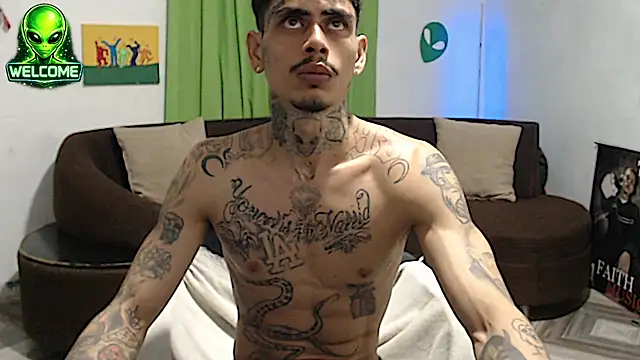 alpha_zom live XXX chat