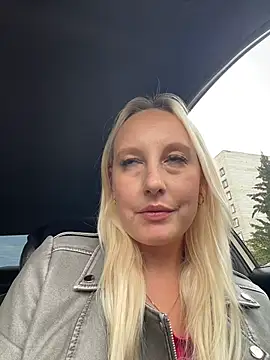 XXX chat uživo modela MerlinDave