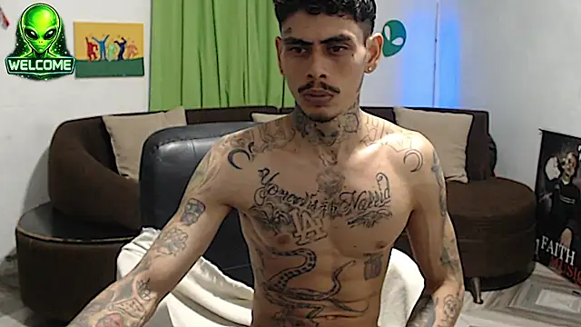 alpha_zom Chat XXX live