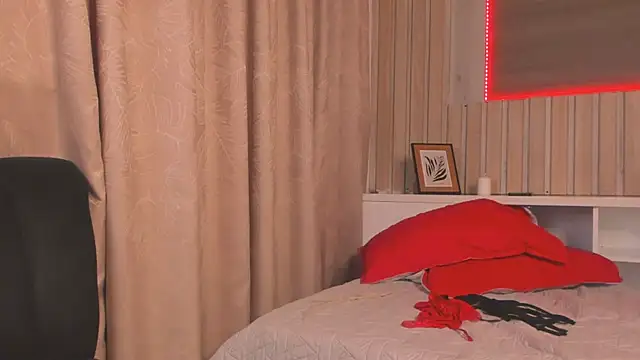 LoverBoysAndGirls' Webcam Show