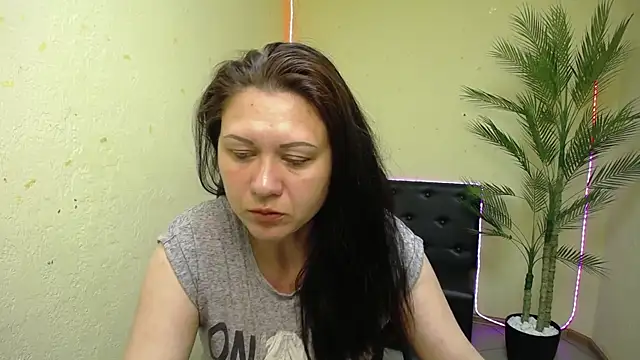 MorticiaAngel Show in webcam