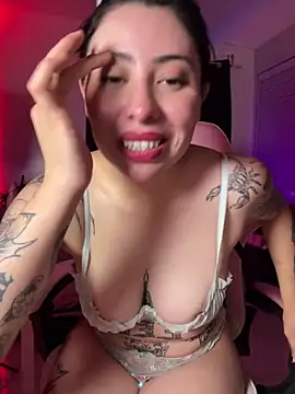 Draculona-666's Webcam Show