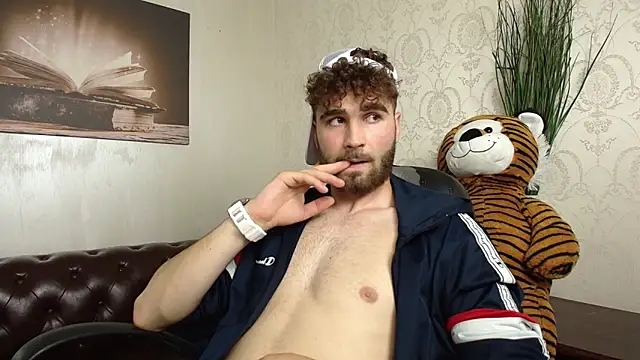 Онлайн чат XXX KyloEast
