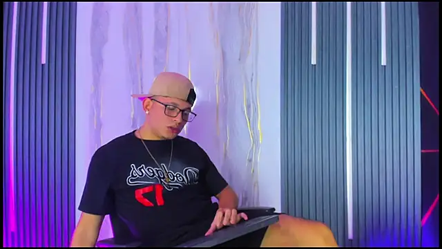 Drake_King19's Webcam Show