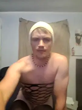 MaddyC6992 Show in webcam