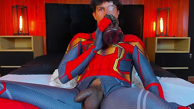 Leo_Savage_ Show in webcam
