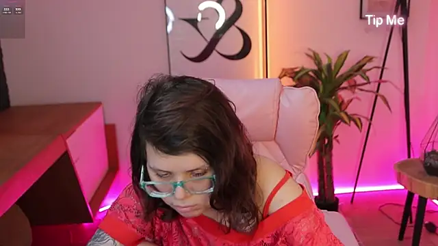 Chatroom XXX en direct de Ariell_Mini