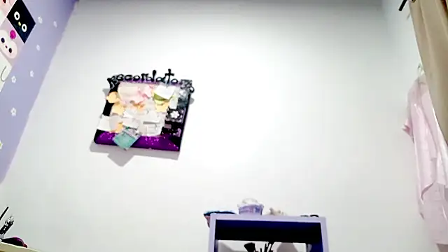 Živý XXX chat PetiteIvoryQueen19