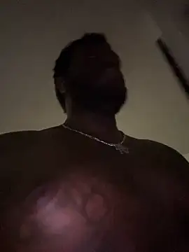 XXX chat uživo modela Tattedupdek