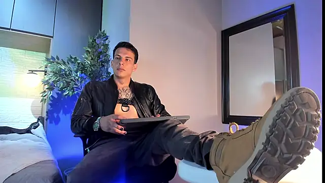 Dustin_Sonne Adlı Modelin Canlı XXX Sohbeti