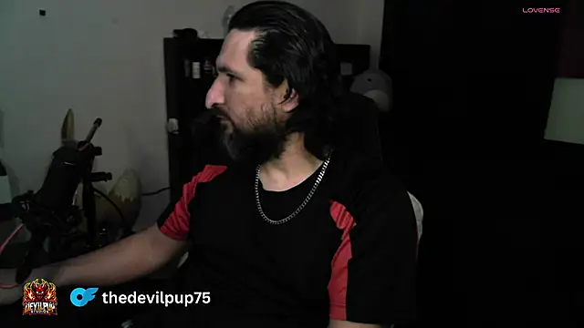 DevilPup75_ Adlı Modelin Canlı XXX Sohbeti