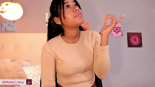 XXX chat uživo modela Melaniaa_Roussee