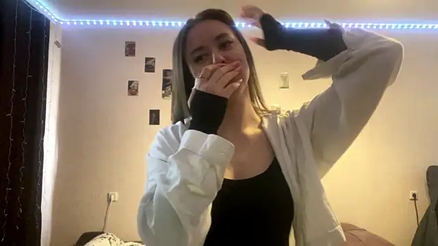 KrystalCarabineのライブXXXチャット
