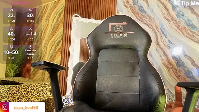 XXX chat uživo modela EVAN_TAY