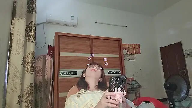 Lili_666's Live XXX Chat