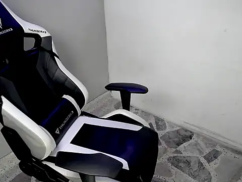 Mathias_twinkk's Webcam Show