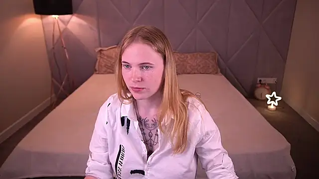 NikkyReyyy Chat XXX in diretta