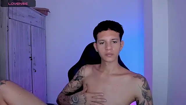 Chat +18 de tylernova ao vivo