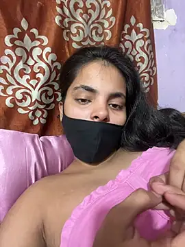 Sandhya_77 élő XXX-chatje