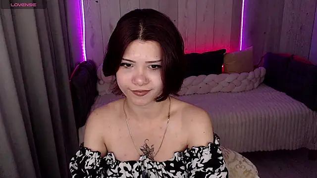 llittle-peachh Chat XXX in diretta