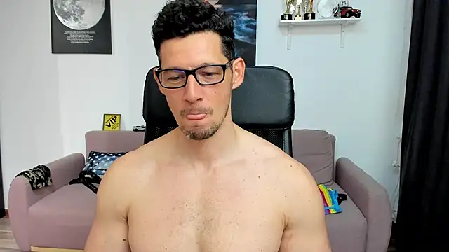 BrutusK08 Webcam show